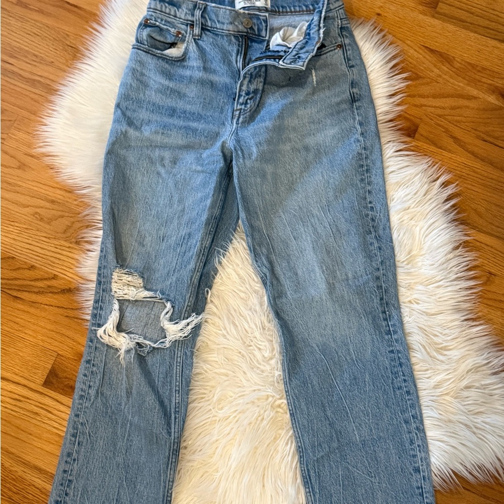 Abercrombie Ultra High Rise 90’s Straight Jean - Curve Love - Picture 2 of 4